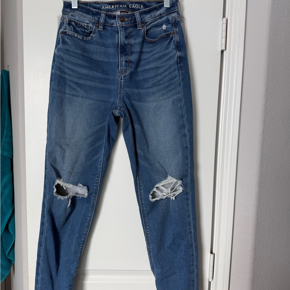 American Eagle Outfitters Women's Ripped Blue Boyfriend jeans